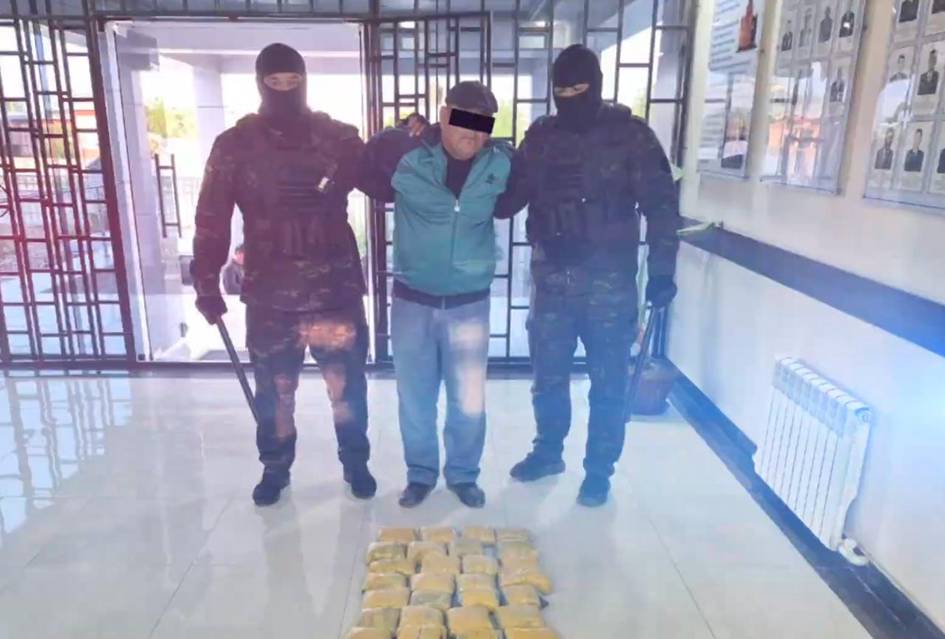 Қашқадарёда жиноий гуруҳ аъзоси 46 кг гашиш билан ушланди